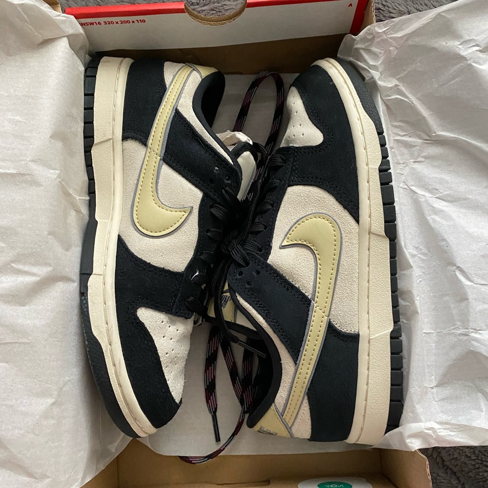 NIKE DUNK LOW LX